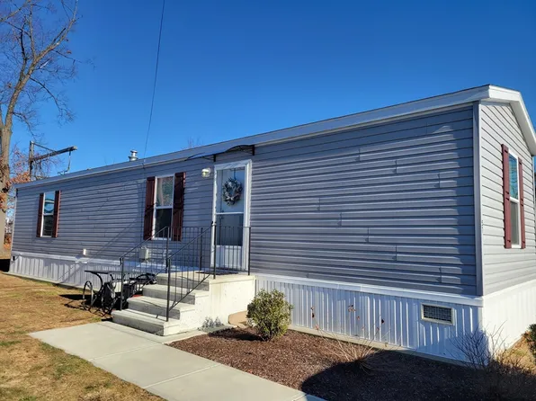 548 Kenyon Ave #57, Attleboro, MA 02703