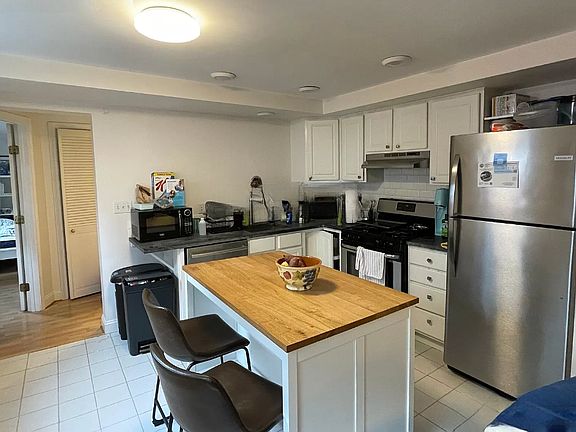 4th image of 159 Auburn St #1A