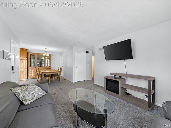 5th image of 22727 Cortes St