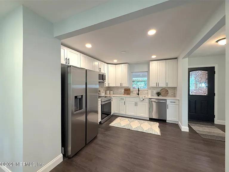 10135 Lakeview Rd W — Photo 16