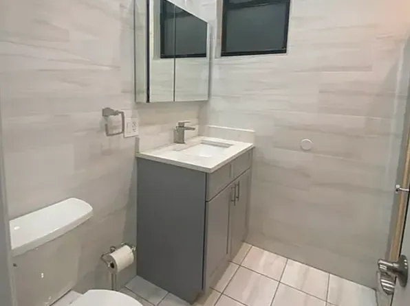 419 Third Avenue image 2 of 6