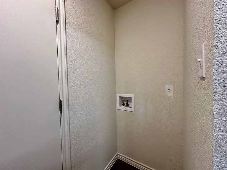 3323 Stonewall Dr — Photo 16