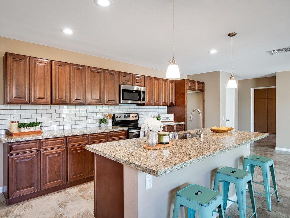 1st image of 18002 N Conquistador Dr