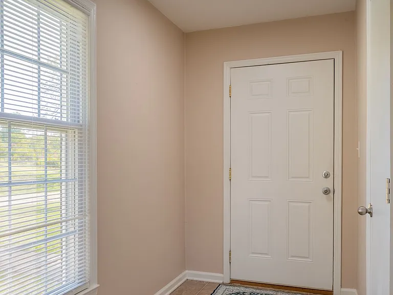 2561 Rutrough Rd — Photo 32