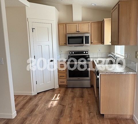 4th image of 1411 N Caterpillar Ave