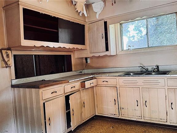 4th image of 3414 Hyland Dr