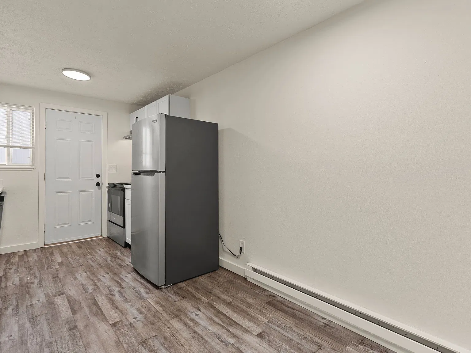 2914 N Hogan St — Photo 4
