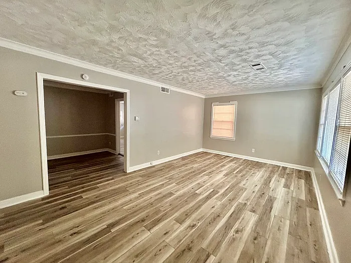 2 bed, 1.0 bath, 1299 sqft, $1,025 — Photo 2