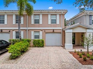 5569 Cove Cir #74, Naples, FL 34119