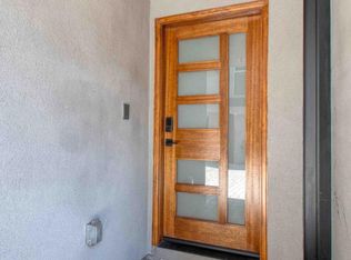 916 1/2 N Ridgewood Pl, Los Angeles, CA 90038