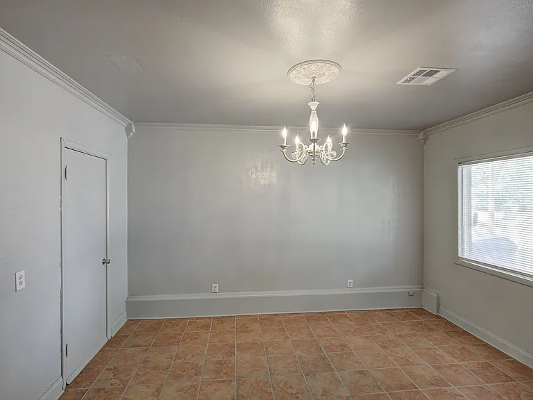 910 Garver St — Photo 38