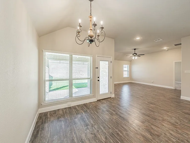 1625 Town Creek Cir — Photo 9
