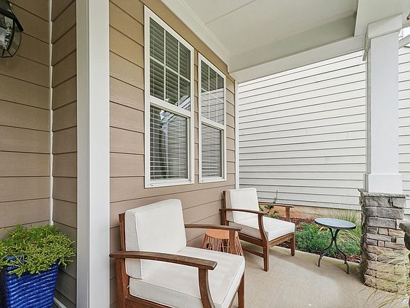 2nd image of 504 Hammond Oak Ln