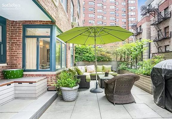 3rd image of 170 E 77th St #2FG
