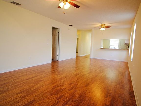 4th image of 938 Willowood Ln