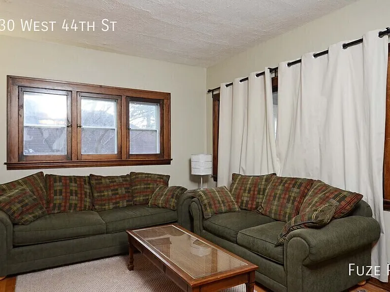 130 W 44th St — Photo 9