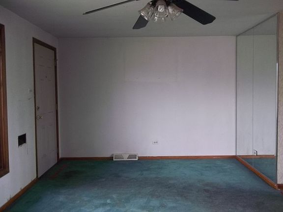 2nd image of 11470 S Vincennes Ave