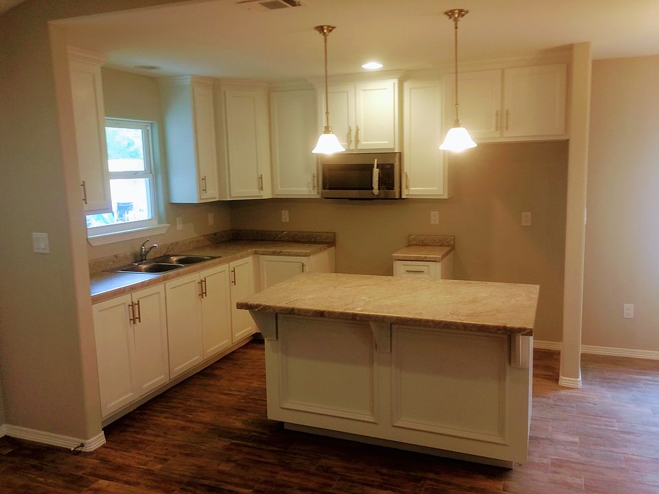 2nd image of 2909 Tree Top Ct