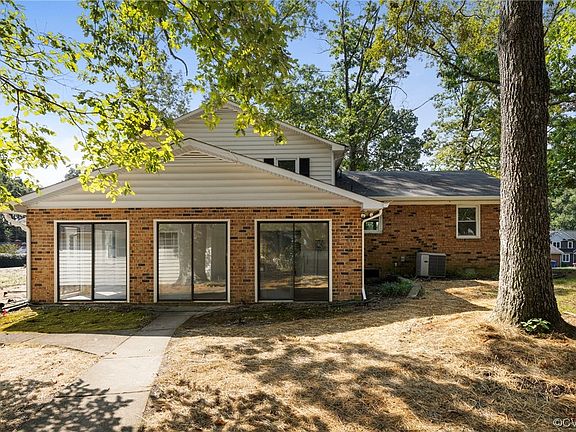 4th image of 7424 Dell Dr