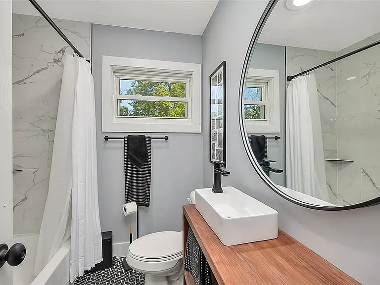 724 Lee St — Photo 13