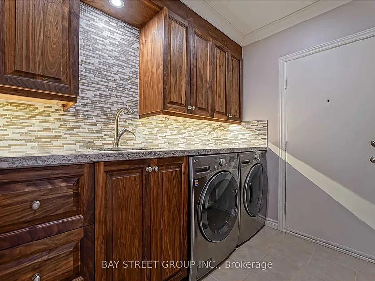 1480 Princeton Cres — Photo 17