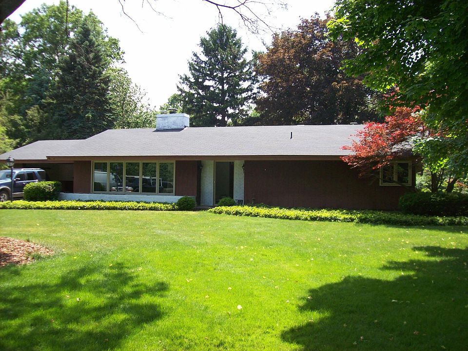 1st image of 1410 Fairway Dr