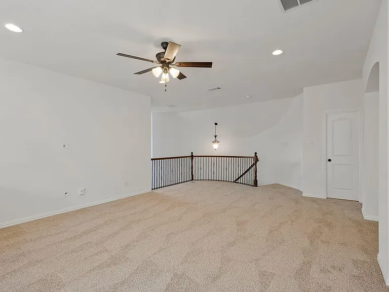 7905 Kickapoo Dr — Photo 31