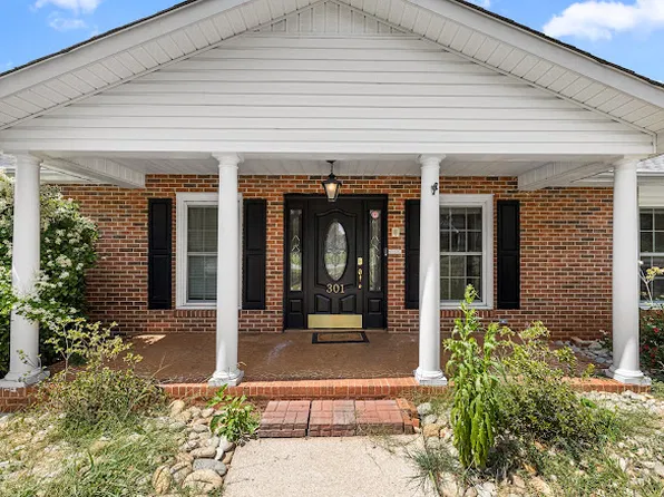 301 Woodlake Rd, Anderson, SC 29621