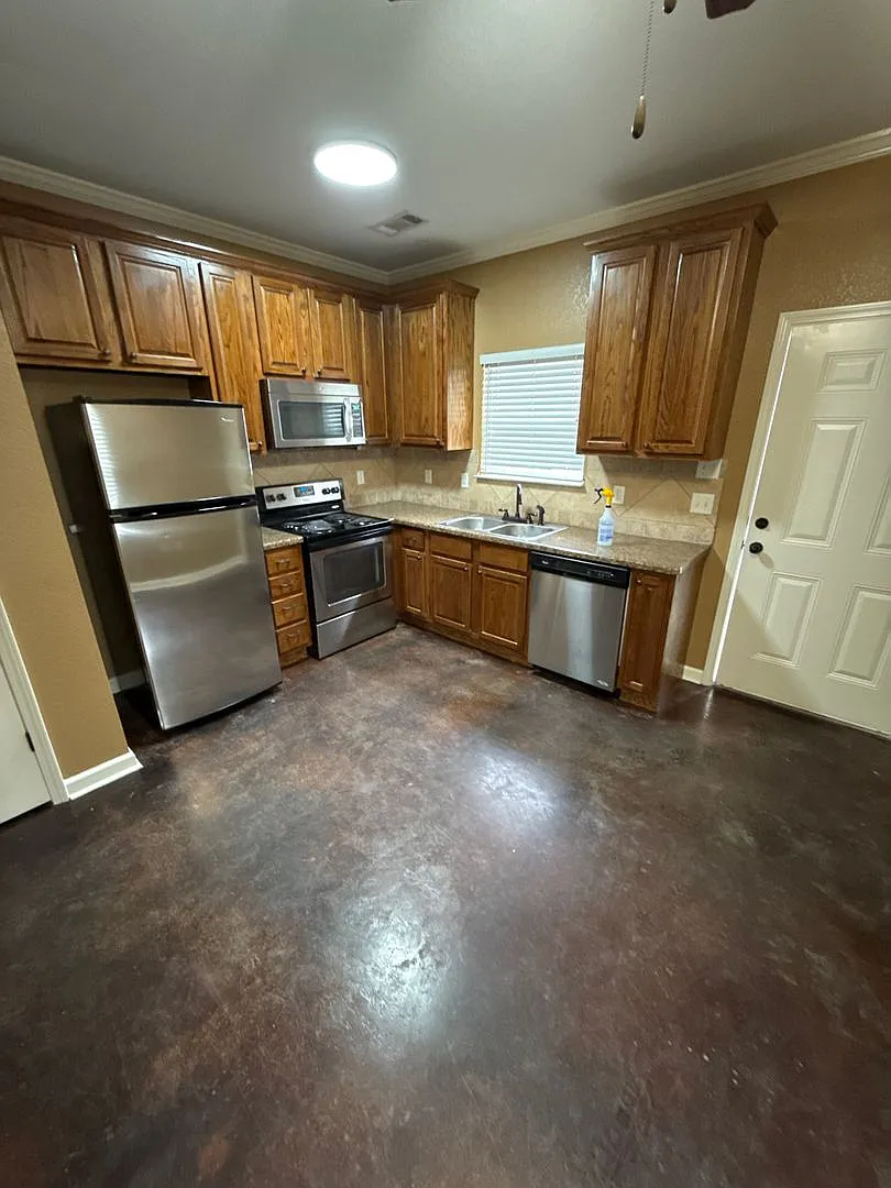 214-220 Tyler Rd. — Photo 3