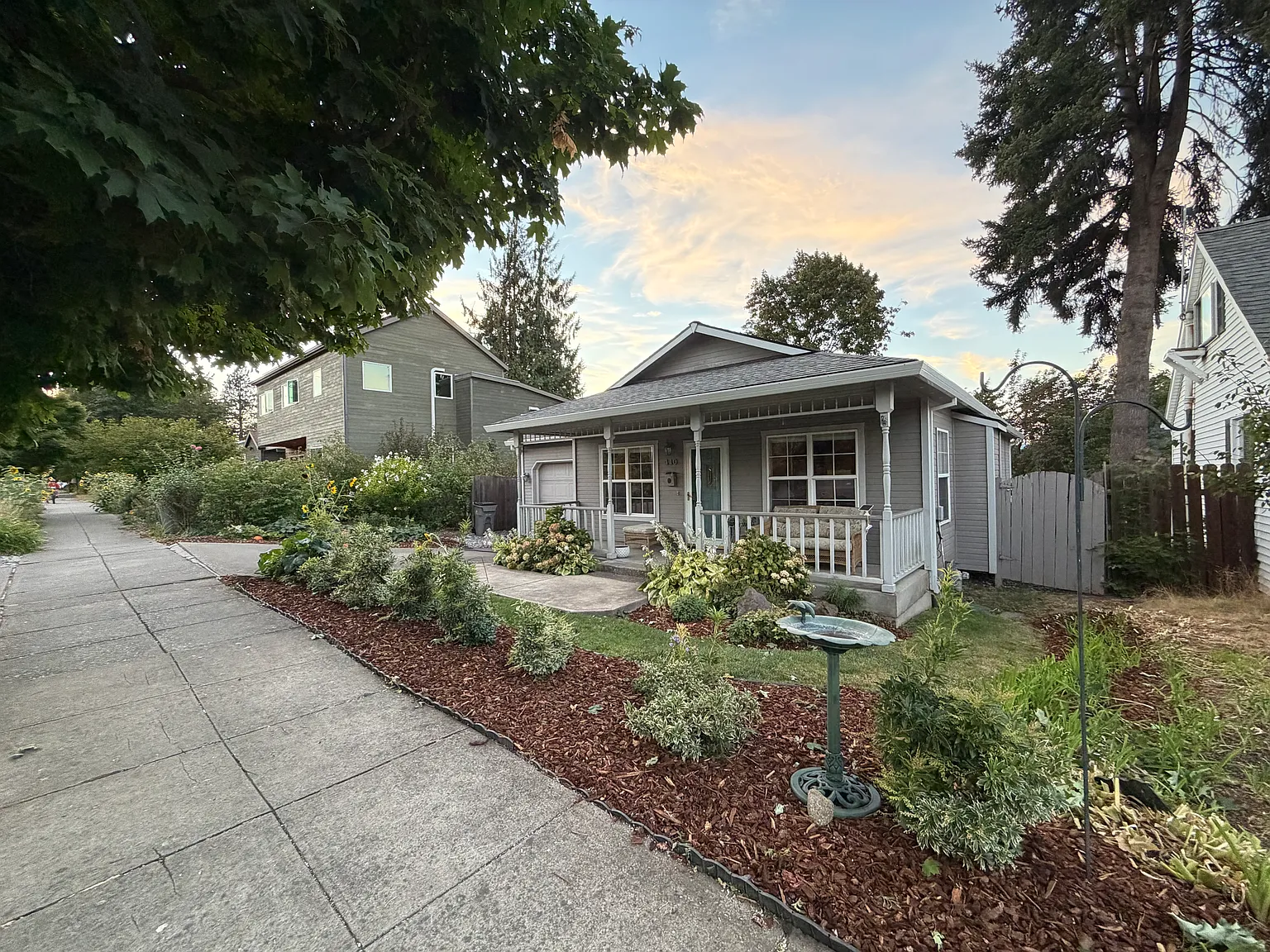 3 bed, 1144 sqft, $2,850 — Photo 2