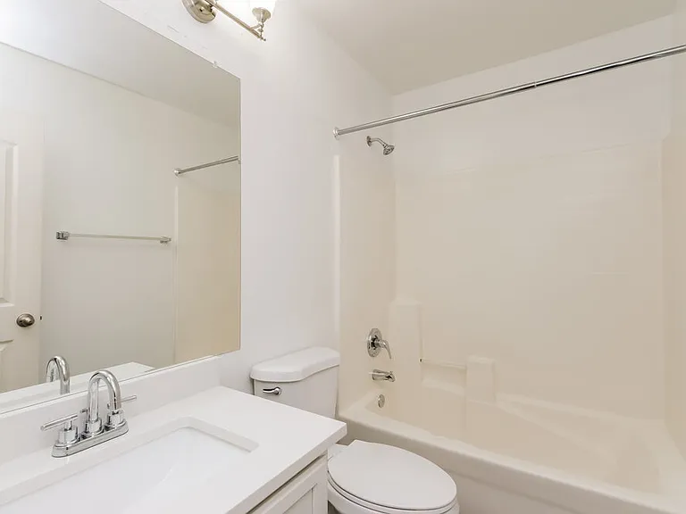 1504 W Page Ave — Photo 14