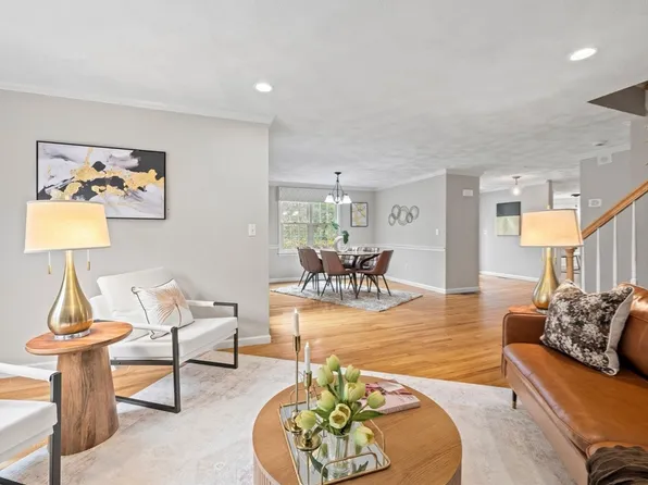 31 Forest Ln, Hopkinton, MA 01748