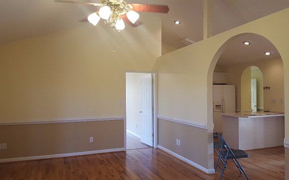 4th image of 299 Magnolia Dr