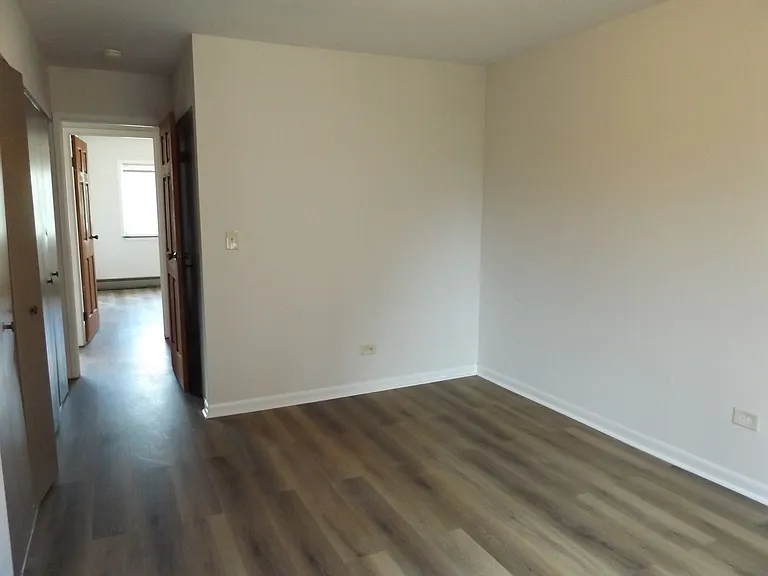 710 W Huntington Commons Rd #2B — Photo 16