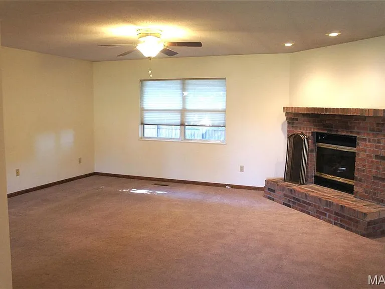1631 Thunderbird Ln — Photo 2