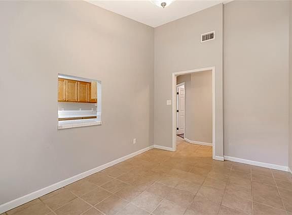5th image of 156 Shadow Oak Dr