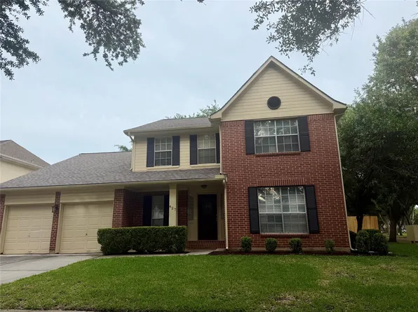 427 Birch Hill Dr, Sugar Land, TX 77479
