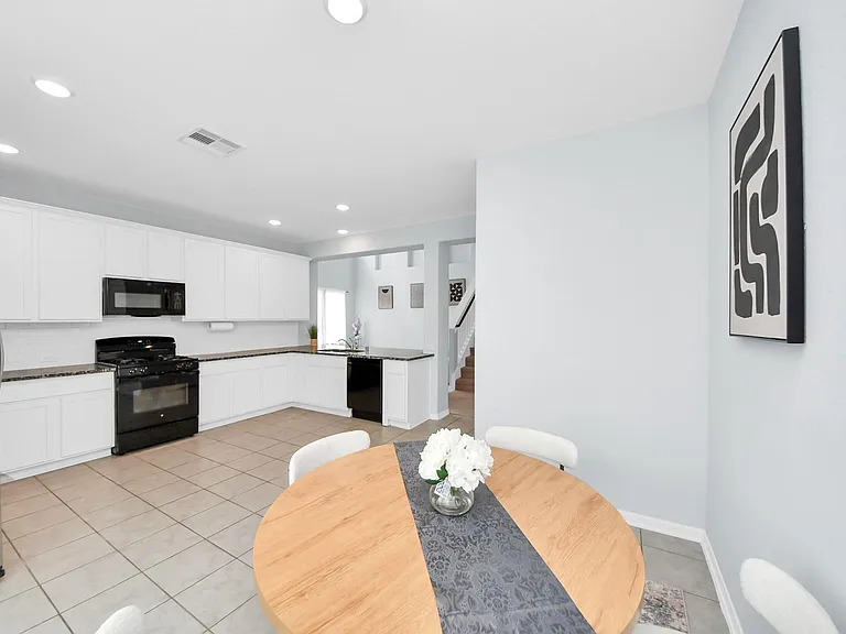 208 Salange Ln — Photo 12