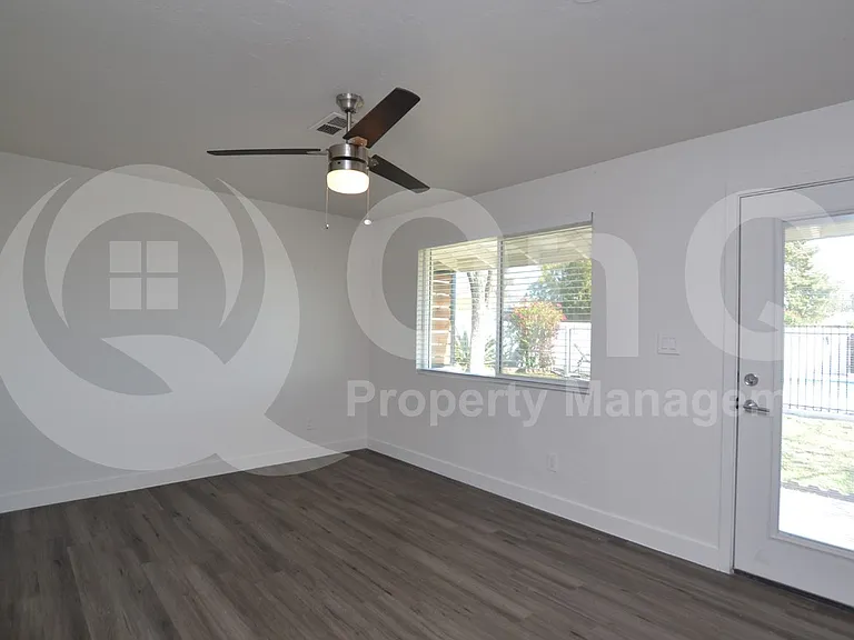 1202 E Kaler Dr #3 — Photo 4