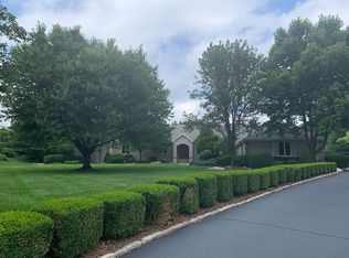 12 Old Cider Mill Rd, Manalapan, NJ 07726