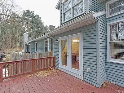 569 Highwood Cir — Photo 31