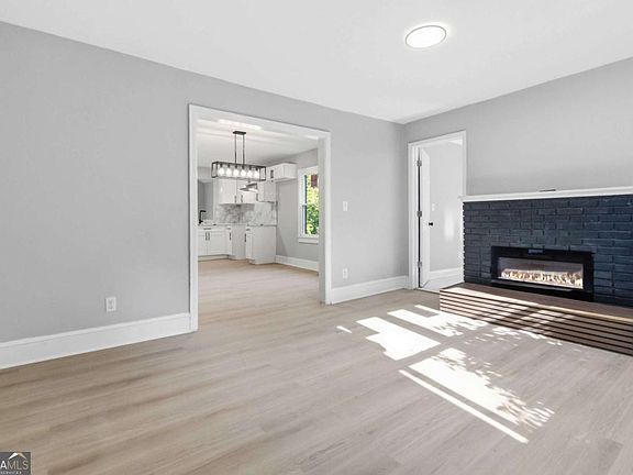 3rd image of 2021 Conrad Ave SE