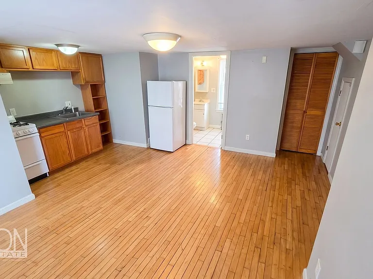 21-25 Elmwood Ave — Photo 3