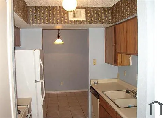 10203 Forum Park Dr #142 — Photo 4