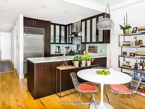 3rd image of 110 E 97th St #301