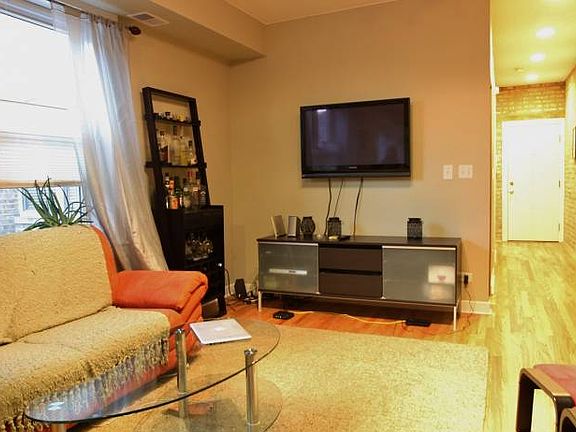 5th image of 4102 N Hamlin Ave APT 3