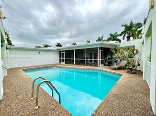 1003 N Southlake Dr, Hollywood, FL 33019