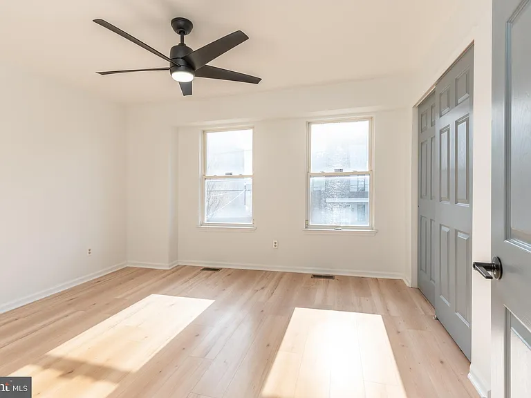 1330 N Hancock St — Photo 23