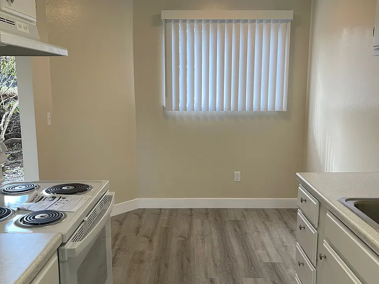 Matanzas Garden Apartments — Photo 26