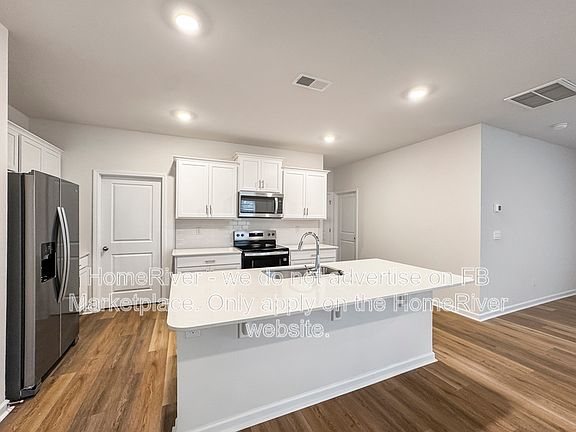 4th image of 1333 37th Avenue Ln NE